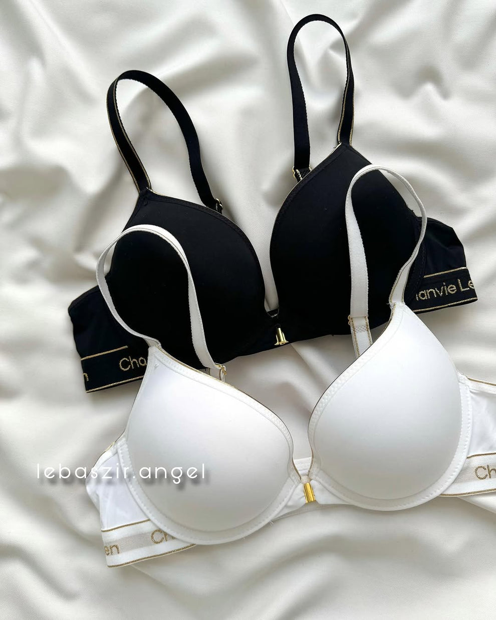 Silkynosft Signature  Premium Quality front buckle Double padded underwire bra ❤️