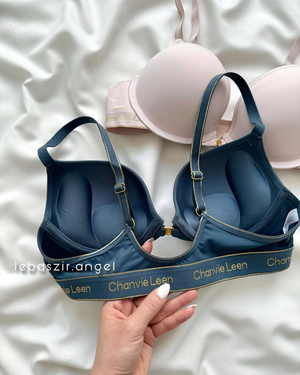 Silkynosft Signature  Premium Quality front buckle Double padded underwire bra ❤️