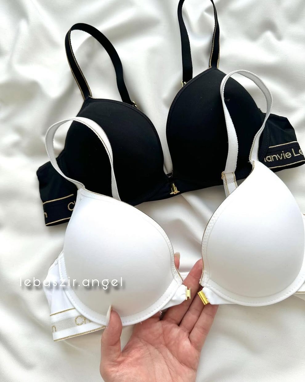 Silkynosft Signature  Premium Quality front buckle Double padded underwire bra ❤️